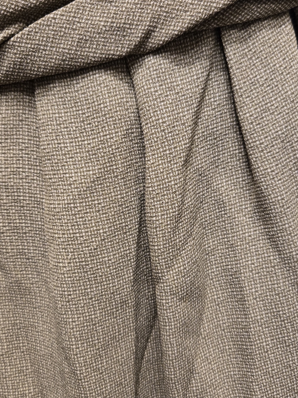 Giorgio Armani High-Waist Textured Wrap Skirt in Light Gray - Picture 7 of 10